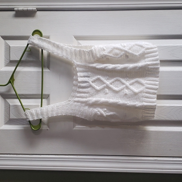 White tank - Picture 1 of 4